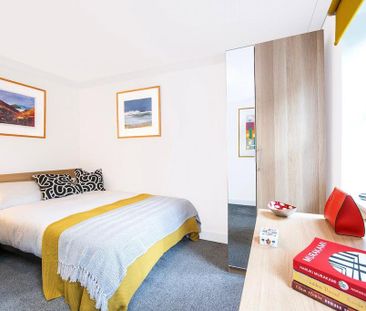 6 bedroom semi-detached house to rent - Photo 3