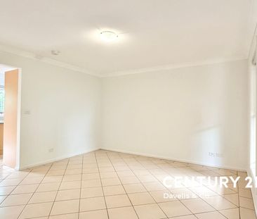 Freshly Painted - Three Bedroom Townhouse! - Photo 1