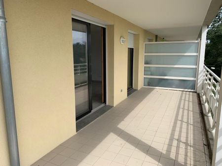 Très bel F3 récent 60m2 avec TERRASSE, GARAGE et PARKING - Photo 3