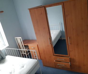 Room in a Shared House, London, SE6 - Photo 6