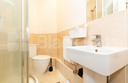 2 bed 2 bath within a modern new build minutes to a piccadilly tube line - Photo 5