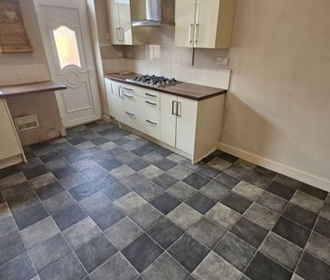 2 bed Terraced - To Let - Photo 3