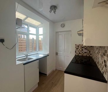 Price £1,250 pcm - Available 01/01/2026 - Unfurnished - Photo 6