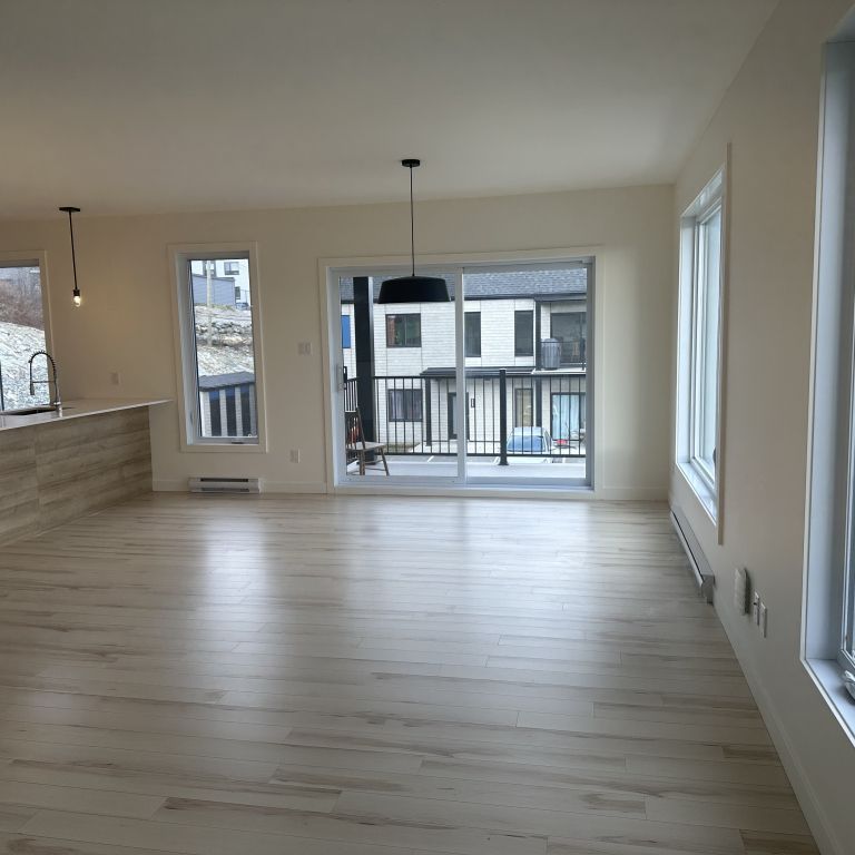 GRAND 5½ MONT-BELLEVUE | DÈS MAINTENANT - Photo 1