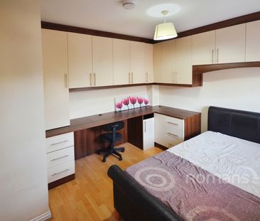 property to rent - Photo 5