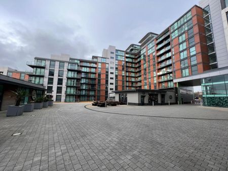 1 bedroom Flat To Let - Photo 2