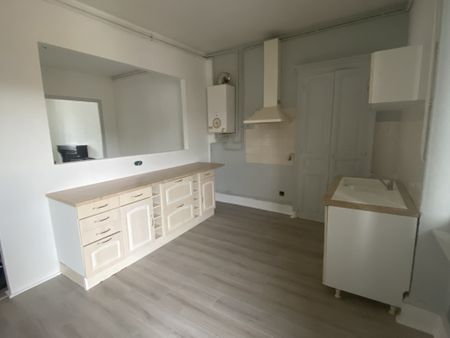 Location Appartement 3 pièces 95m² LE CREUSOT 71200 - Photo 3