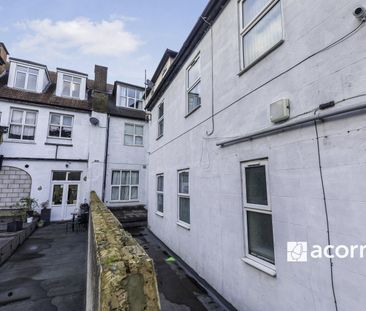 Flat to rent - Manor Road, Chatham, ME4 - Photo 6