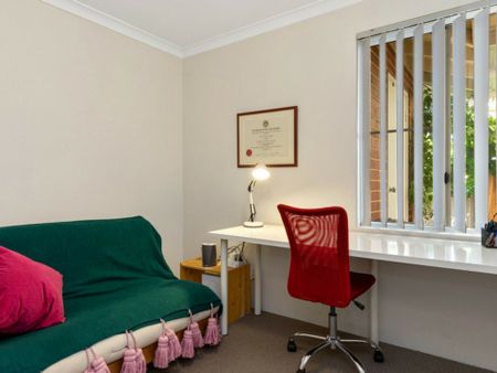 Ideal location - low maintenance villa - Photo 5