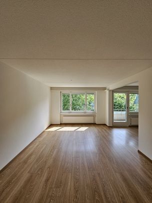 Sanierte Wohnung im Herzen von Zürich-Affoltern - Photo 1