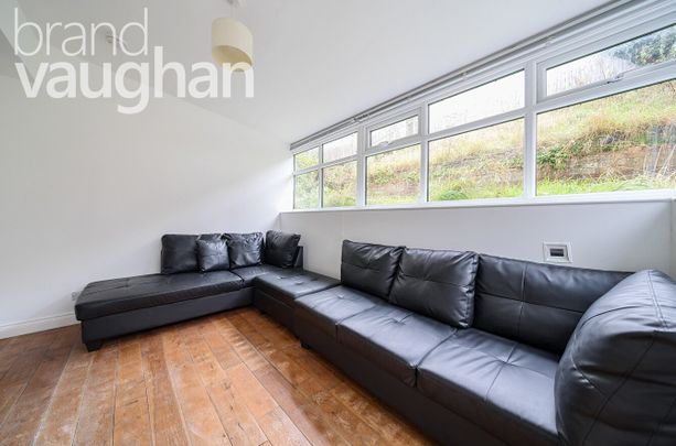 6 bedroom terraced house to rent - Photo 1