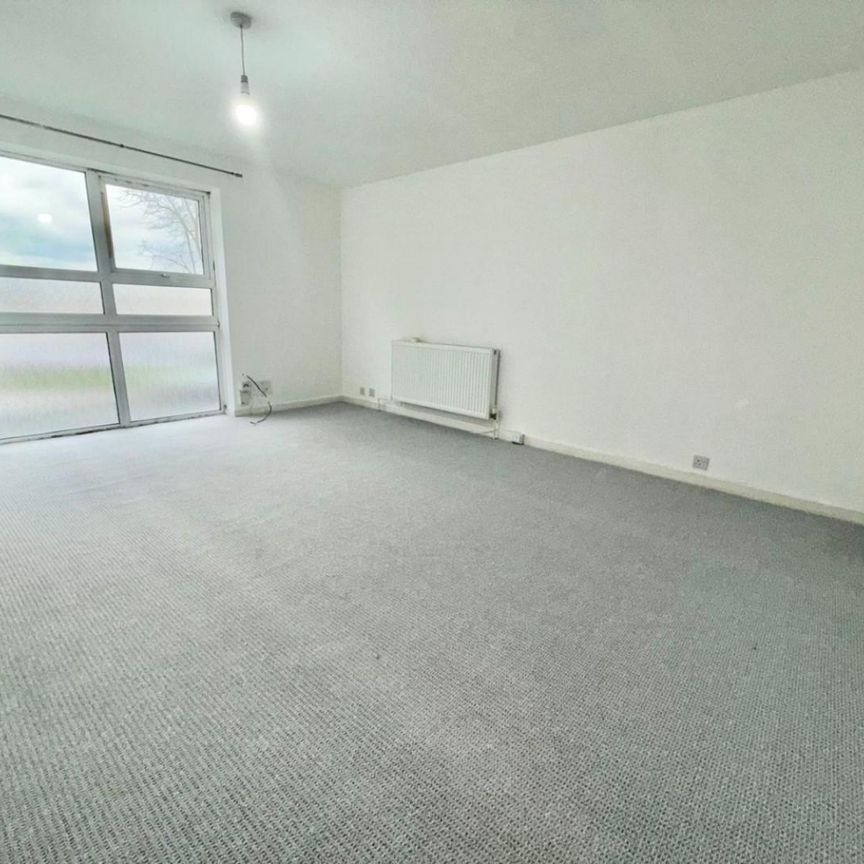 1 bedroom Flat To Let - Photo 1