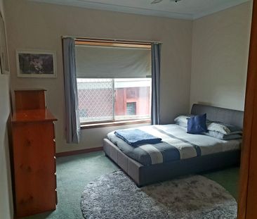 444 Schubach Street, East Albury, NSW 2640 - Photo 2