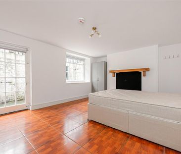 5 bedroom semi-detached house to rent - Photo 4