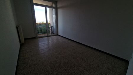 Marignane à louer les Perrussons type 3 avec cave en 4 em étage sans ascenseur, - Photo 4