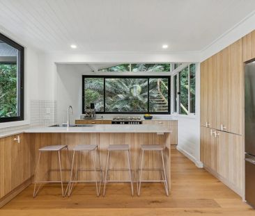 Beautifully Renovated Serene Family Home - Photo 2