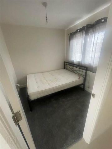 College Central, 904, 4 College Avenue, Belfast, BT1 6AA - Photo 4