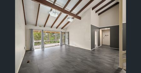 Beautiful Family Home! - Photo 4