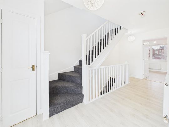 4 bedroom Town house to rent - Photo 1