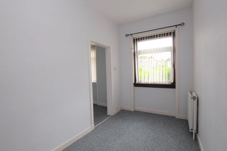 Tealing Crescent, Cardonald, Glasgow - Photo 2