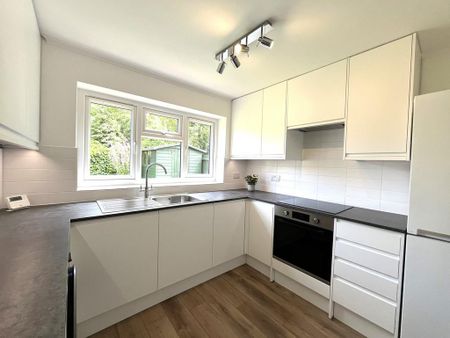 2 bedroom maisonette to rent - Photo 4