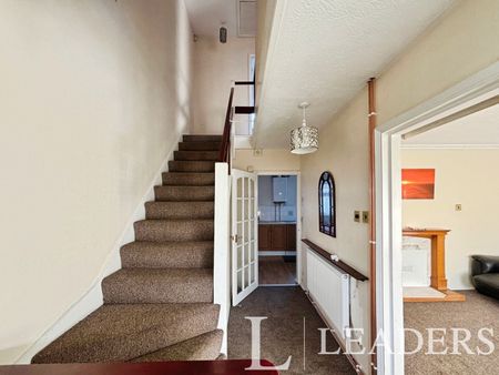 2 bedroom end of terrace to rent Great Brays - Photo 2