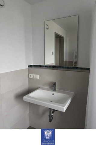 Willkommen im modernen Erstbezug! Perfekter Zuschnitt, EBK, schöner Balkon und Lift! - Photo 4