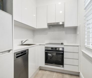 RENOVATED STUDIO IN PRIME LOCATION - BY APPOINTMENT - Photo 1