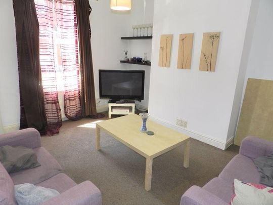 3 bedroom terraced house to rent - Photo 1