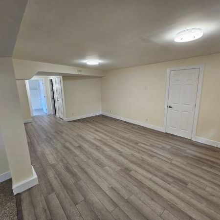 2 bedroom basement - Photo 4