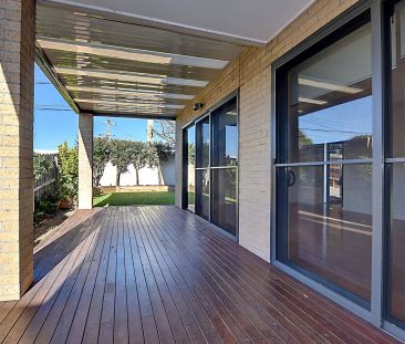 Lifestyle, Sophistication and Decked out for Entertaining - Photo 6