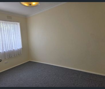 Comfortable Family Home - Photo 4