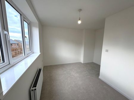 3 bedroom semi-detached house to rent - Photo 4
