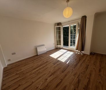 Waters Drive, Staines - 2 bedrooms Property for lettings - Seymours - Photo 3