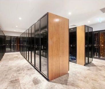 Modern 3-Bed Apartment with Parking in the Heart of Sydney - Photo 5