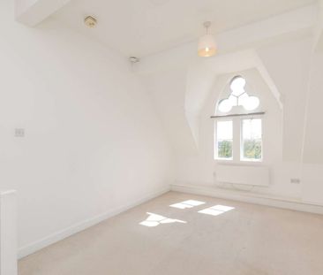 Beautiful one bedroom property, in a historic conversion. - Photo 2