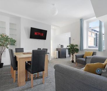 4 bedroom terraced house to rent - Photo 1