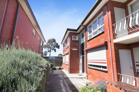 24/437 Ballarat Road Sunshine VIC - Photo 5