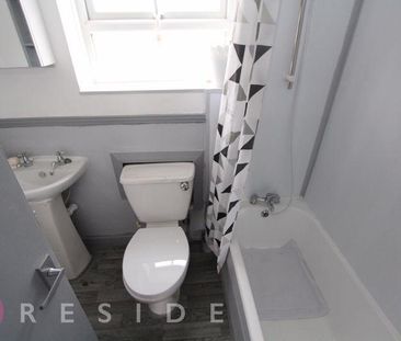 3 bedroom end of terrace house to rent - Photo 4