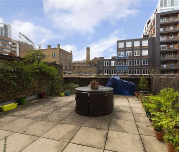 A loft apartment with private terrace forming part of a former prin... - Photo 4