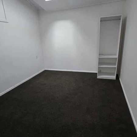 Spacious 6BR Family Haven - Wainuiomata - Photo 4