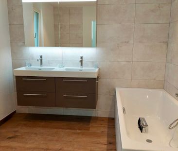 Generous penthouse apartment with its own attic and beautiful views - Foto 4