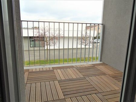 Location Appartement 4 pièces 90m² BEAUZELLE 31700 - Photo 4