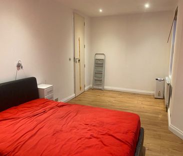 2 Bed Flat, Pinner Road, HA1 - Photo 5