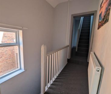 1 Beds - Property - - Photo 1