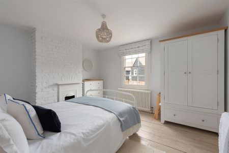 2 bedroom semi-detached house to rent - Photo 2