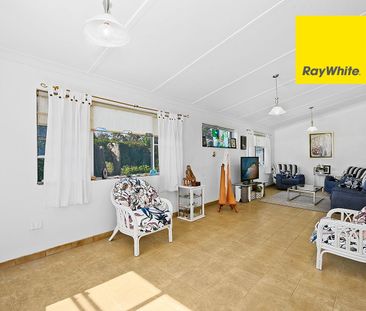 Double Brick Family Home - Photo 4