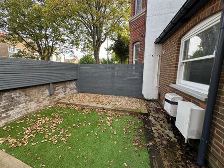 Rugby Road, Worthing - Photo 2