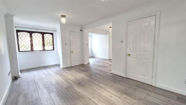 3 bedroom semi-detached house to rent - Photo 1