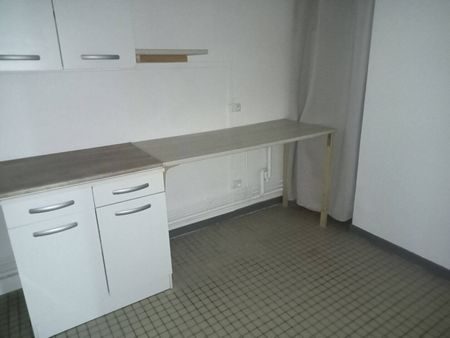 Location appartement 3 pièces 76 m² à Saint-Laurent-sur-Saône (01750) - Photo 2